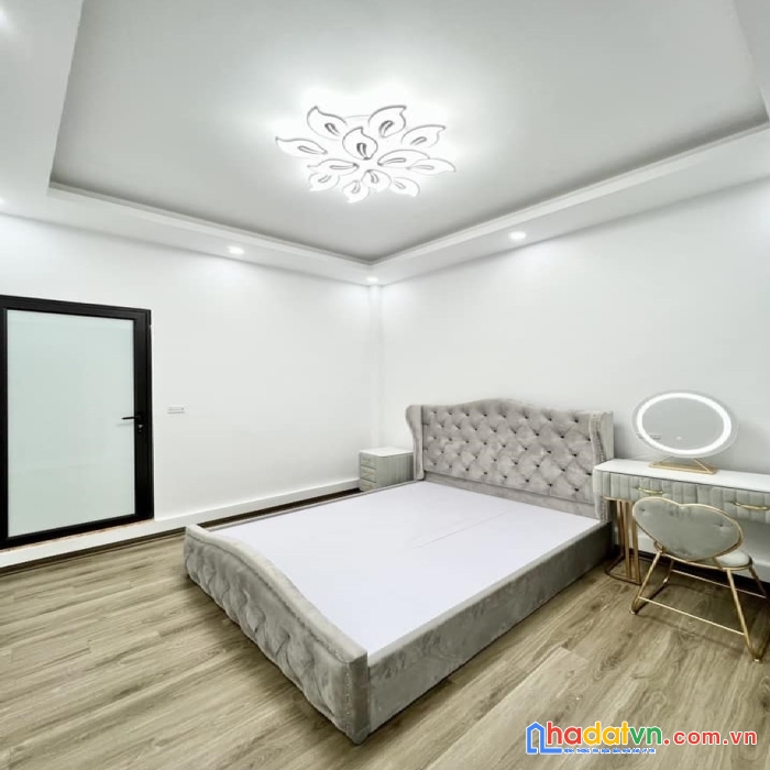 Bán nhà bạch mai. nhà đẹp ở ngay 37 m x 5 tầng 3,65 tỷ có thương lượng