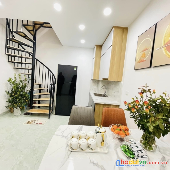 Bán nhà nguyễn lương bằng, đống đa, ở ngay, 5 tầng, giá 2.39 tỷ
