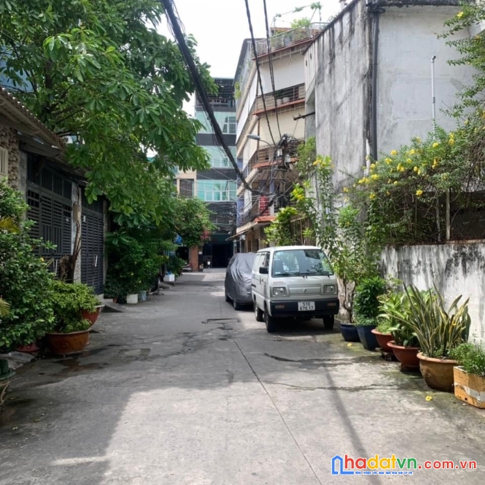 Bán nhà hxh tặng nội thất dương bá trạc f2 quận 8. dt 4.3x18. 4 tầng 4pn. nhỉnh 11 tỷ. shr