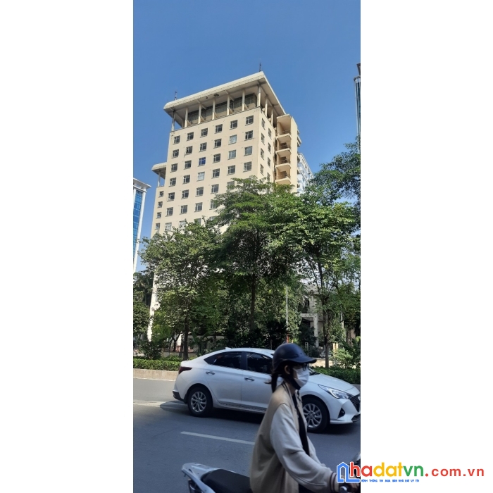 Bán tòa nhà văn phòng 12 tầng quận cầu giấy diện tích 1295m2, giá 200 tỷ
