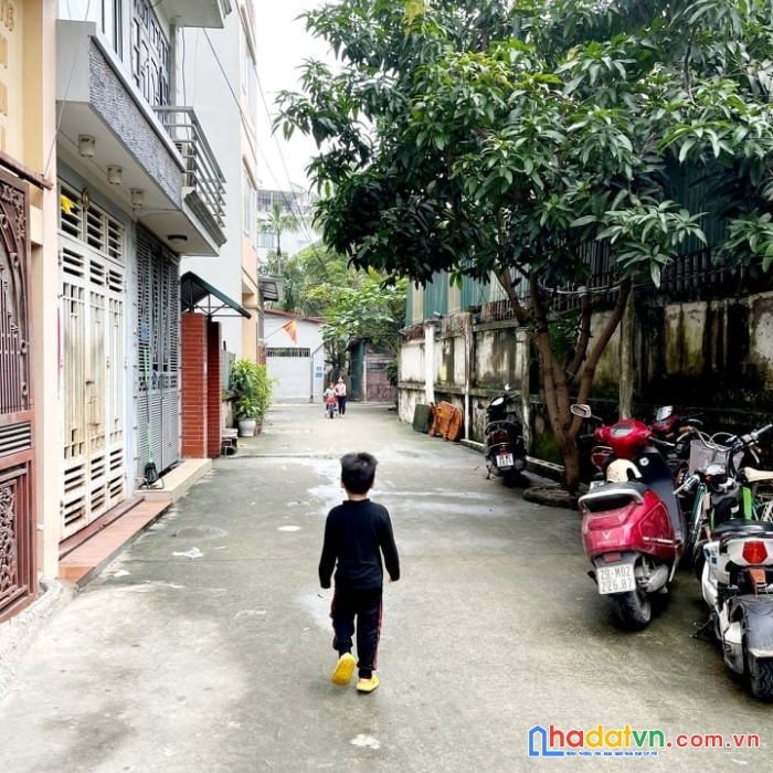 Bán nhà văn la - hà đông 45m. 3 tầng. mt 4.6m giá 4.6 tỷ. nhà 3 thoáng, đường trước nhà 3 oto