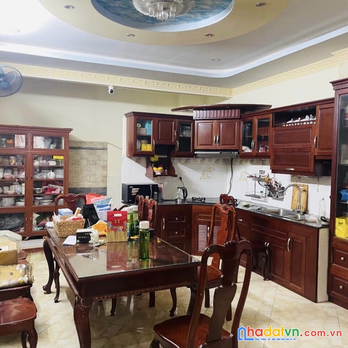 Nhà đẹp hẻm vip 8m 5 tầng nguyễn văn công 60m2 ngang 4.2m sát bên sân bay 9.7 tỷ.