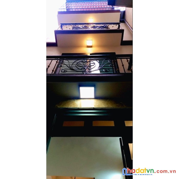 Bán nhà mới đẹp gần hồ văn chương 20m ra ô tô đậu đỗ ngày đêm dt:33m2 4 tầng 3 phòng ngủ giá :
