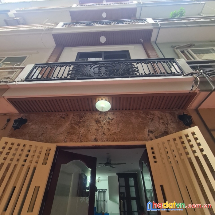 Hơn 4 tỷ có nhà 5 tầng bồ đề, full nội thất