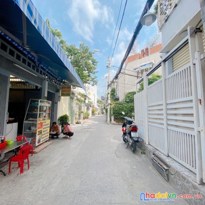 Bán nhà hxh thông lâm văn bền tân kiểng quận 7. dt 5x15. 3 tầng 3pn. nhỉnh 9 tỷ. sh hoàn công