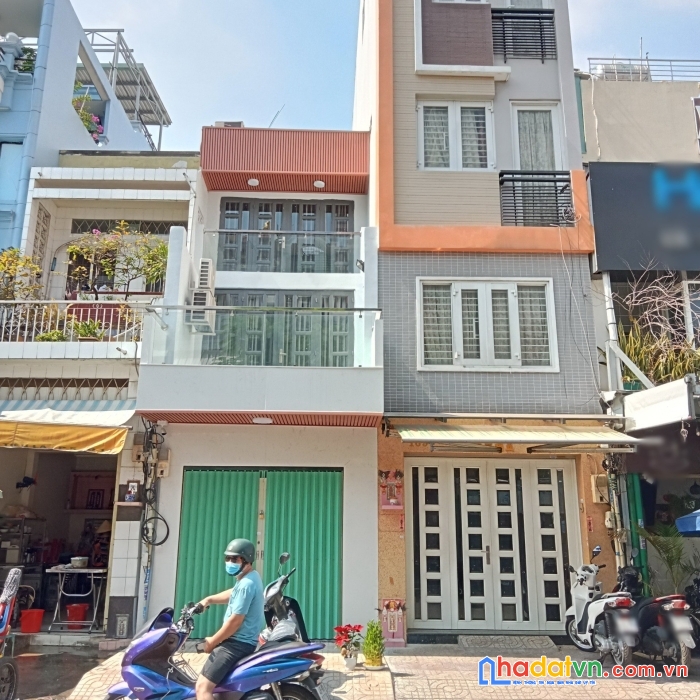 Nhà mới 3 tầng mặt tiền đường nguyễn tiểu la p5.q10 (full nội thất)