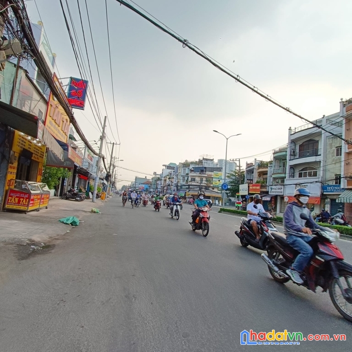 Bán nhà 2 mt quốc lộ 50, ngay bến xe quận 8, dt: 11x17m, 2 tầng, 12.8 tỷ (tl)