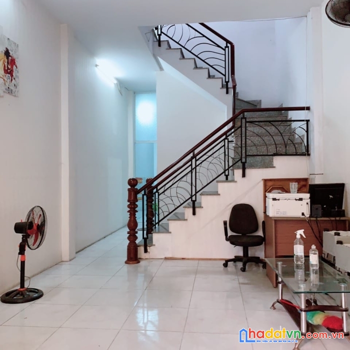 Mặt tiền đường thạch lam, 4x19, 3 tầng. giá 11 tỷ tl