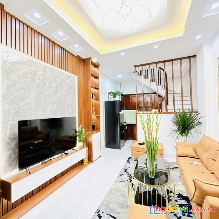 Sốc bán nhà bạch đằng  hai bà trưng 36mx4 chỉ 3 tỷ  ô tô 50m.