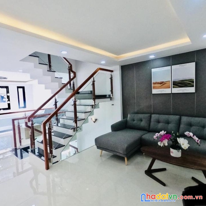 Nhà bán lê văn thọ, liền kề cv làng hoa, hẻm xe hơi dân trí, 5 x 10m nhỉnh 5 tỷ