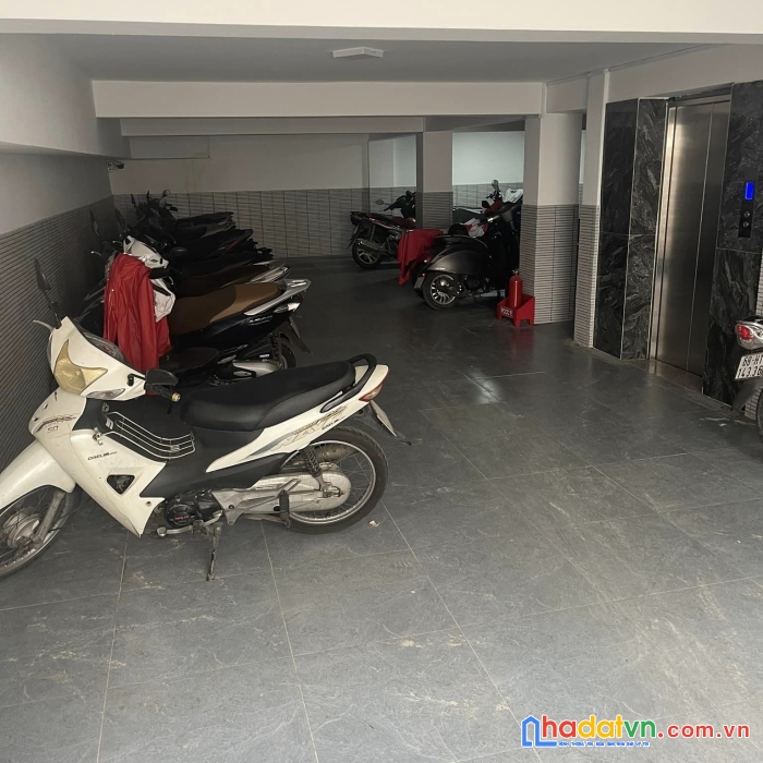 Bán gấp trong 10 ngày, nhà hẻm xe hơi tránh nhau, đường ba tháng hai, gần mặt tiền