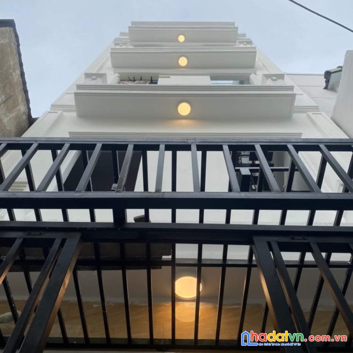 Bán nhà đẹp rẻ đoàn văn bơ q4 ngang  4 x 7,5m đúc bt 4 tấm chỉ 4 tỷ