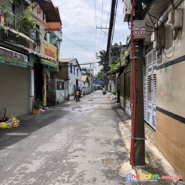 Chính chủ cần bán gấp nhà 2 tầng - hẻm văn minh - 50m2 - sát mặt tiền âu cơ, tân phú - giá nhỉnh 3