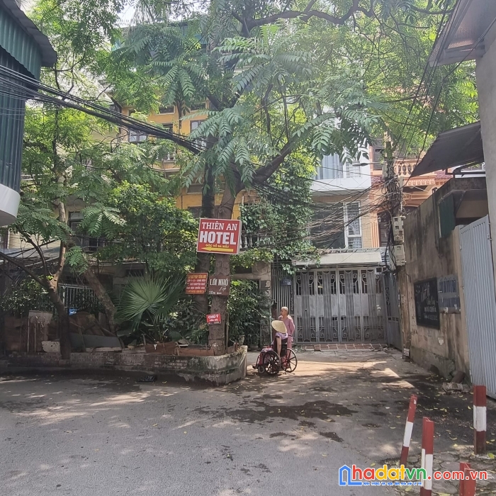 Bán nhà xã đàn - diện tích to 210m2 - mặt tiền đẹp - ô tô tránh - gần hồ - giá 23 tỷ