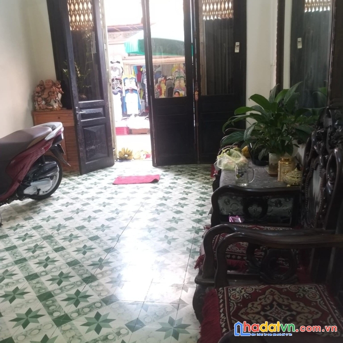 Bán nhà phố 8/3- dt: 41m2- 4 tầng- mt 4m- 8.6 tỷ. mặt chợ kinh doanh