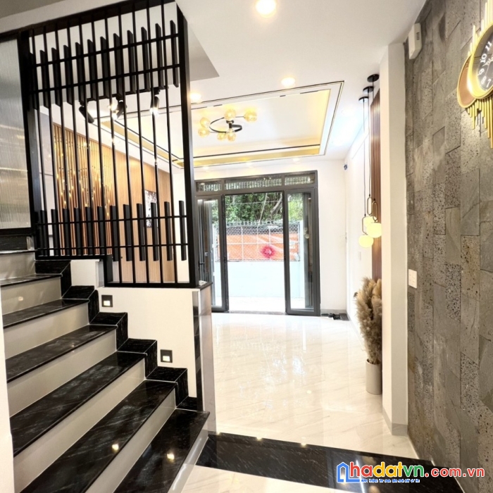 Nhà bán mới, đẹp  hẻm 141 đường tám danh p4q8 - 5.3 tỷ