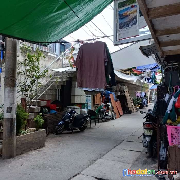 Bán nhà cấp 4 ngõ 3 gác thông - 10m ra ô tô tránh - thuận tiện giao thông