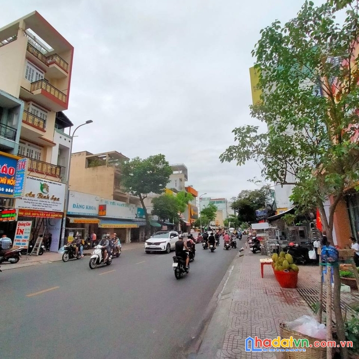 Bán nhà mặt tiền đường gò dầu, đường nhựa 15m, 