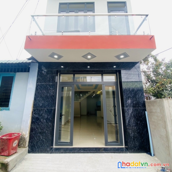 Bán nhà 1 trệt 1 lầu còn mới p.bửu long, sân oto, đường oto chỉ 2ty750