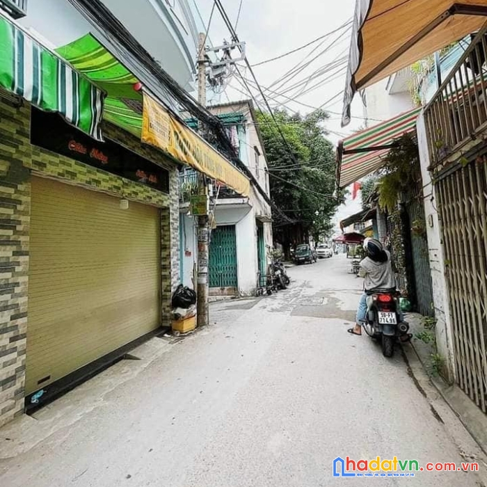 Hẻm xe tải 3 tầng trung tâm bàu cát full nội thất- nhỉnh 5 tỷ