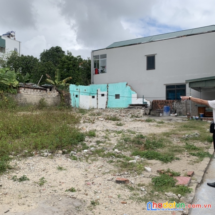  bán đất nền vân đồn ,khu vực đông xá 102,5m2 sổ đỏ rõ ràng