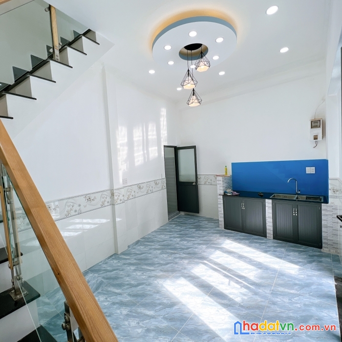 Bán nhà đẹp rẻ hẻm xe hơi ngang 4..
diện tích 54 - 2 tấm đoàn văn bơ q4 có 2tỷ..