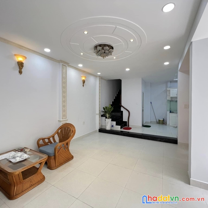 Chính chủ bán gấp nhà hẻm xe hơi đường lê văn lương