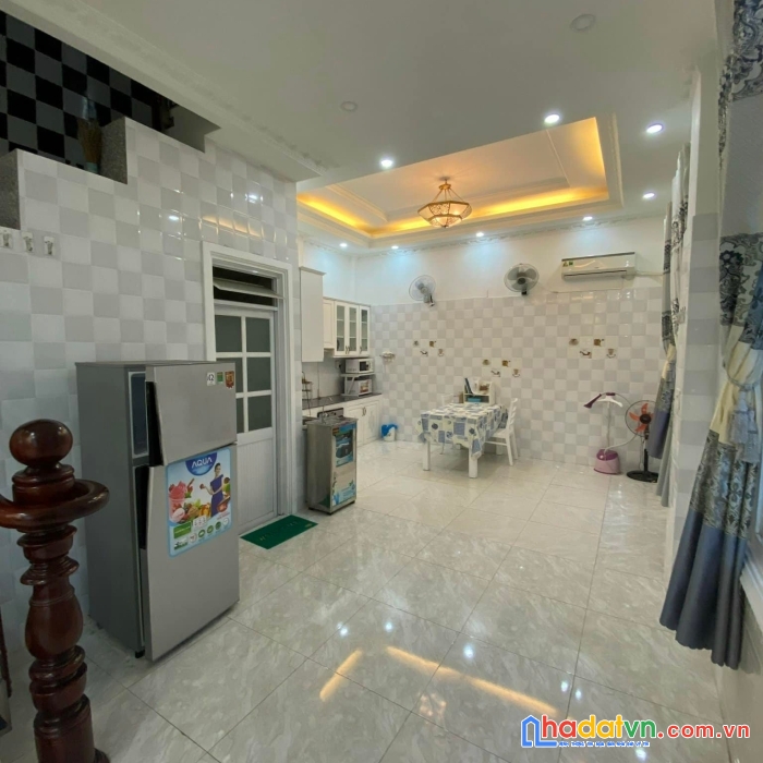 Bán nhà huỳnh tấn phát,quận7,dt105m2, 8pn giá nhỉnh 6 tỷ