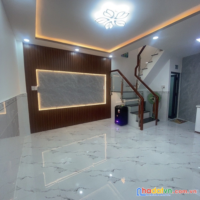 Nhà mới, đẹp hẻm 181a âu dương lân 3 tầng p2 q8 giá 2tỷ 980