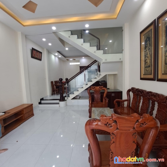 Trung tâm quận 7- bán nhà 4 tầng- 50m2- xe hơi 7 chỗ tới tận cửa- chỉ 100m ra mặt tiền nguyễn thị