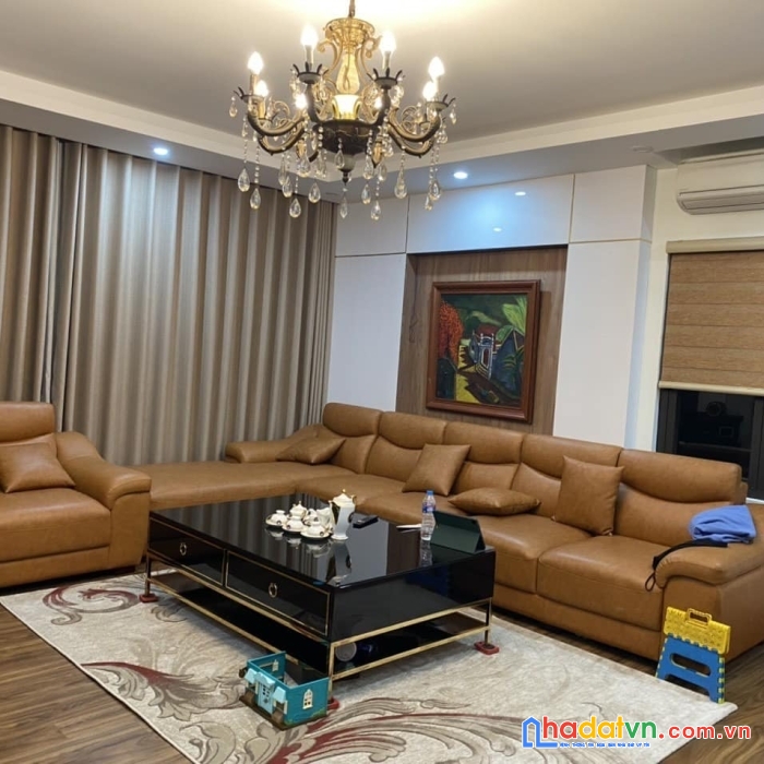 Bán nhà châu long mặt phố cổ 75m2 - lô góc vỉa hè - thang máy - kinh doanh.