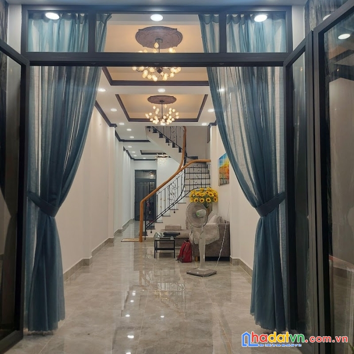 Bán nhà mặt tiền 60m2 4 tầng đẹp lung linh 5 phòng ngủ 2 mặt tiền nguyễn thanh tuyền 11.5 tỷ.