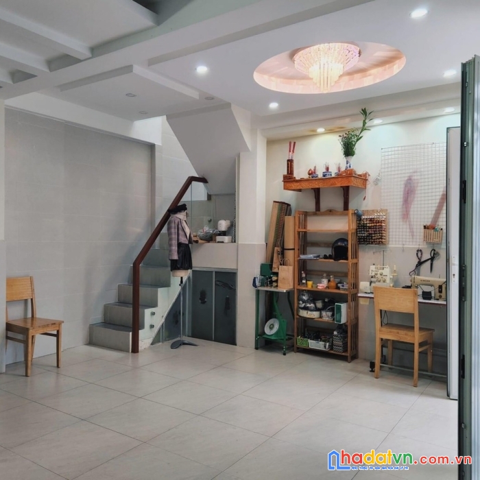 Bán nhà sát mt hxh huỳnh tấn phát tân thuận đông quận 7. dt 44m2. nhỉnh 3 tỷ. shr-btct