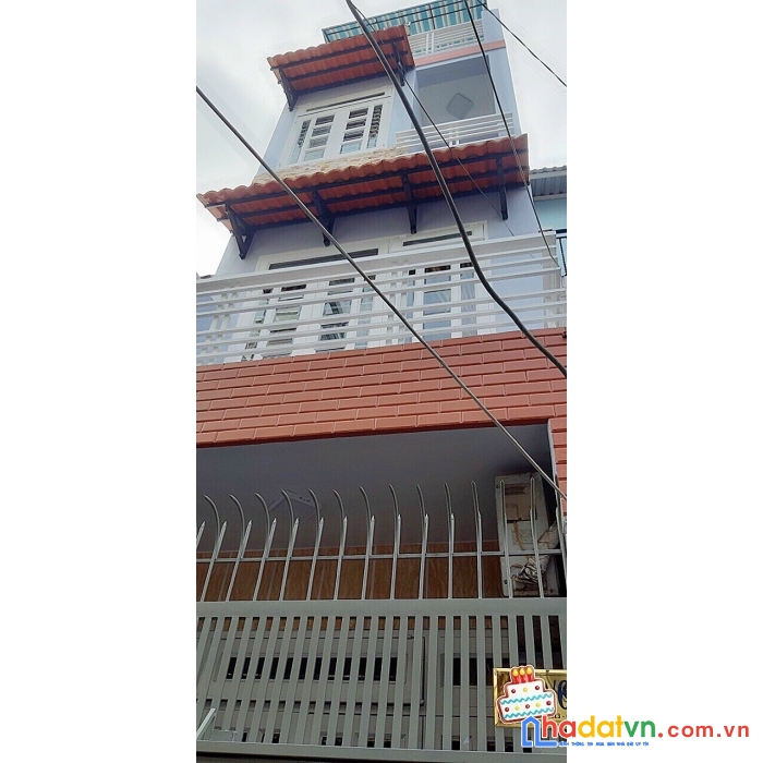 Bán nhà đẹp rẻ đoàn văn bơ diện tích 42 m 
4 tấm q4 cách q1,q2 có 100m có 4 tỷ..