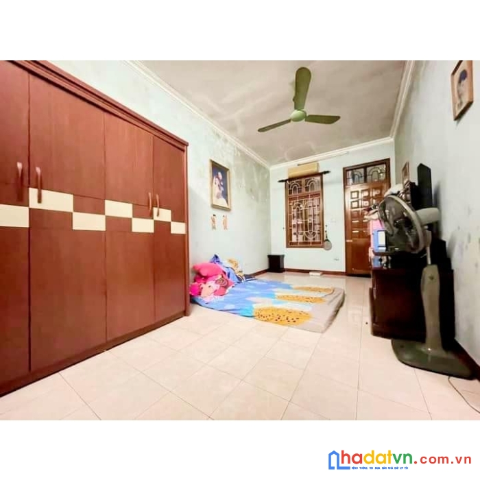 Bán nhà 3 tầng giá-1.88tỷ quận hoàng mai ôtô nhỏ đỗ cửa sổ đỏ chính chủ pháp lý chuẩn chỉnh chủ