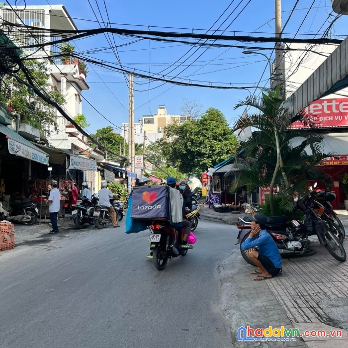 Mtkd phạm văn bạch 180m2 nhỉnh 15 tỷ, ngang 6,5m.