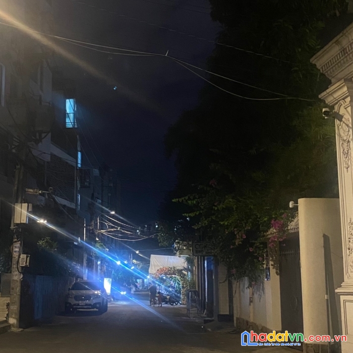Bán nhà hxh khu biệt thự tân bình sát quận 10 chỉ 9 tỷ tl tốt
