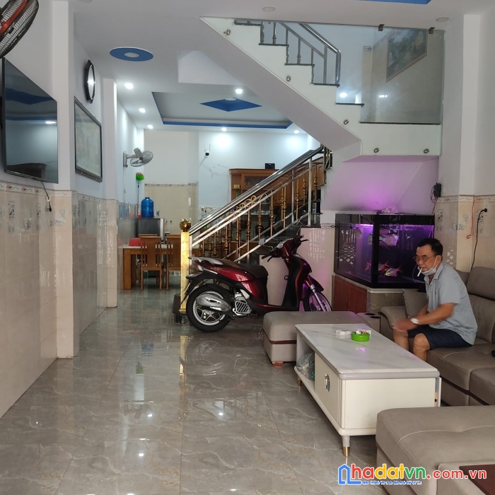 Bán gấp - nhà 3 tầng 4,2 x 14 đường ô tô đông hưng thuận quận 12 - 4 tỷ 55