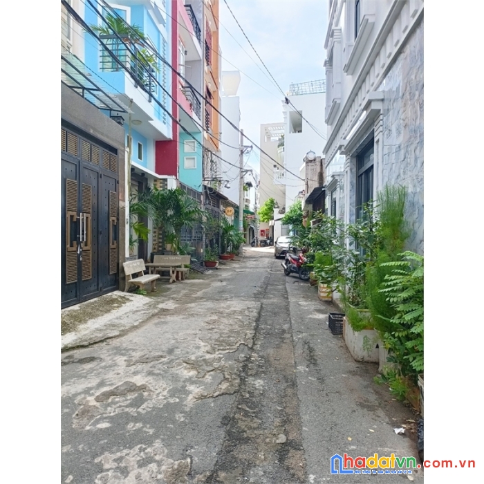 Nhà ngộp bank tân phú- phú thọ hòa- hẻm 4m -  4 x 15 - 4 tầng chỉ nhỉnh 4 tỷ