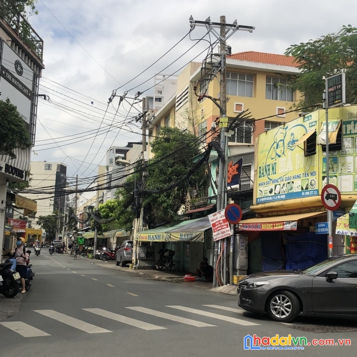 Nhà đẹp, hxh, 3 tầng btct, gần chợ cây quéo. giá nhỉnh 7 tỷ