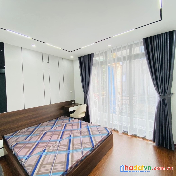 3 tỷ 3 tìm đâu ra nhà đẹp, 5 tầng, gần ô tô, bãi đỗ, ngõ 3m, văn minh