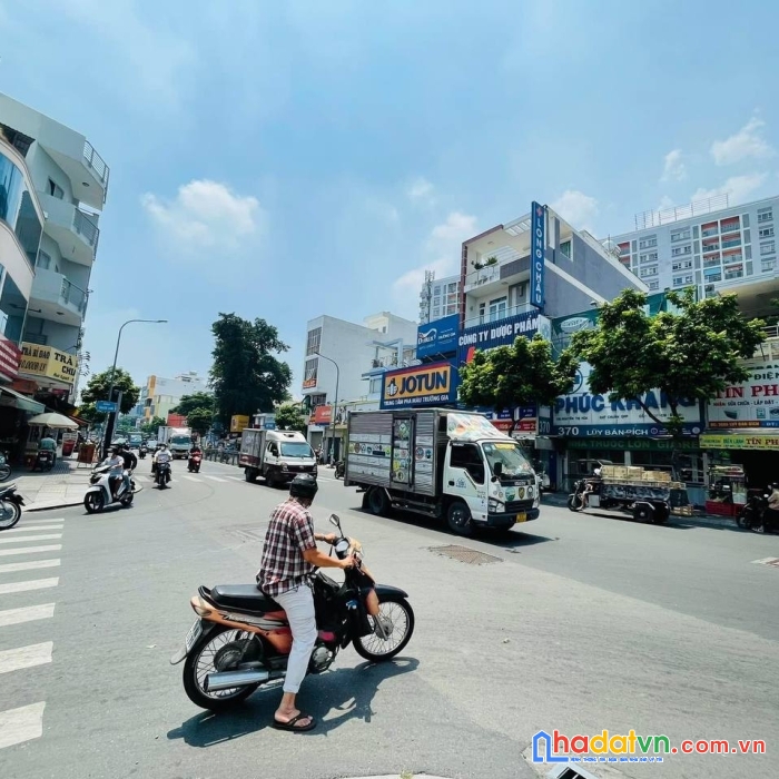 Bán nhà mặt tiền đường lũy bán bích,2 tầng đường nhựa 30m, 103m2 giá 21 tỷ