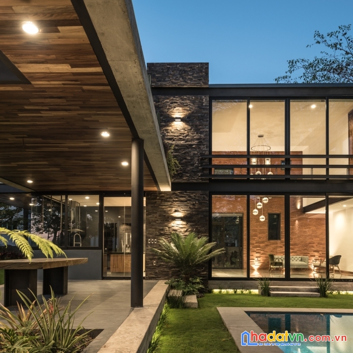 Bán biệt thự mặt tiền trịnh đình trọng - cao 4 tầng - 200m2