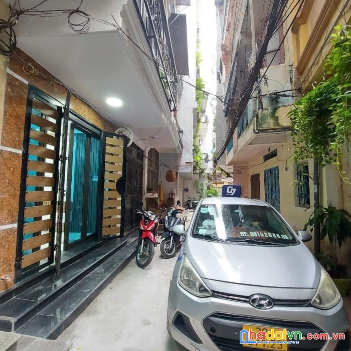 Siêu phẩm cực đẹp thịnh quang - ô tô đỗ cửa - ở ngay - nội thất rất xịn sò - lan can đúc đồng – dt