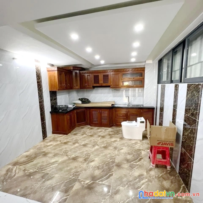 Nhà mới 4 tầng mặt tiền phạm thế hiển p3q8 giá : 19.6 tỷ