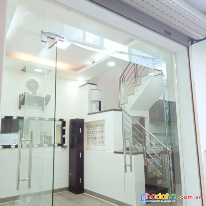 Nhà mới căn góc 3 tầng hẻm thông đường nguyễn thị tần p2,q8. giá: 3.5 tỷ tl