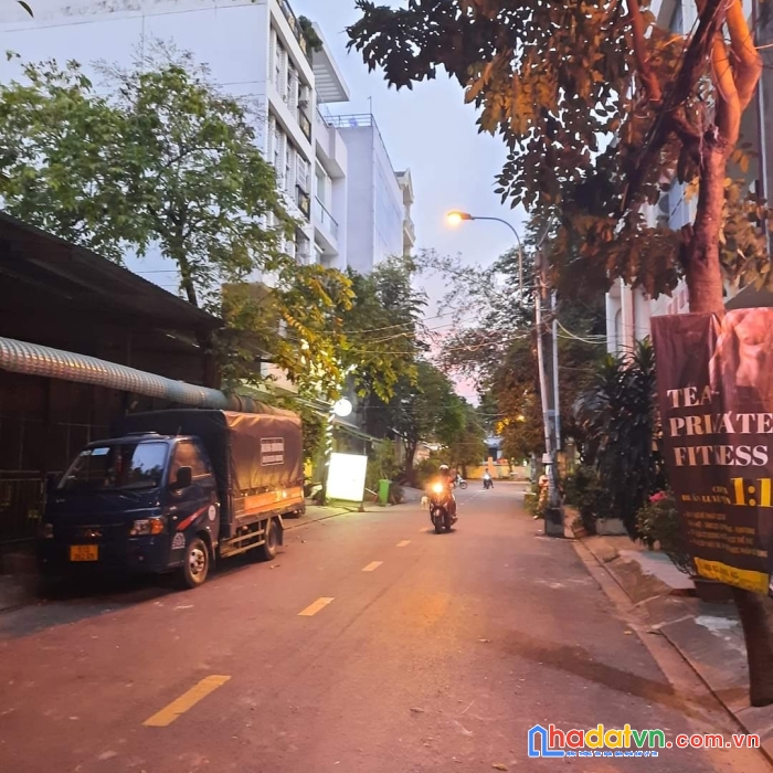 Bán nhà mặt tiền kinh doanh đường số, tân phú, quận 7