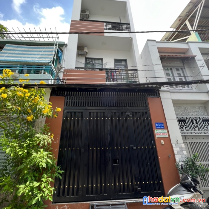 Trung tâm quận 7- 4 tầng- xe hơi đỗ cửa- chdv mini- dòng tiền ổn định 21tr/ tháng- kế bên kdc