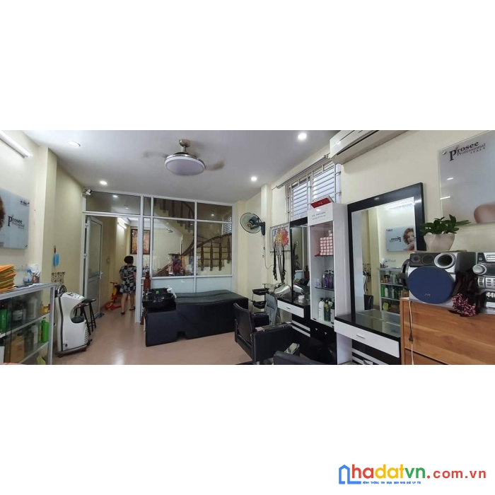 Bán nhà quận cầu giấy phố nguyễn ngọc vũ 40 m2 x 4 t 7 tỷ ô tô kd đỉnh