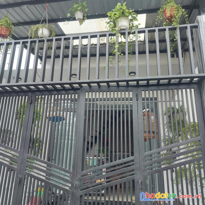 Bán nhà đẹp ở ngay 2 tầng lâm văn bền quận 7. dt 28m2. nhỉnh 2 tỷ. hẻm thông